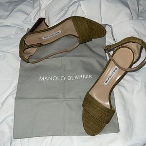 Manolo Blahnik size M40